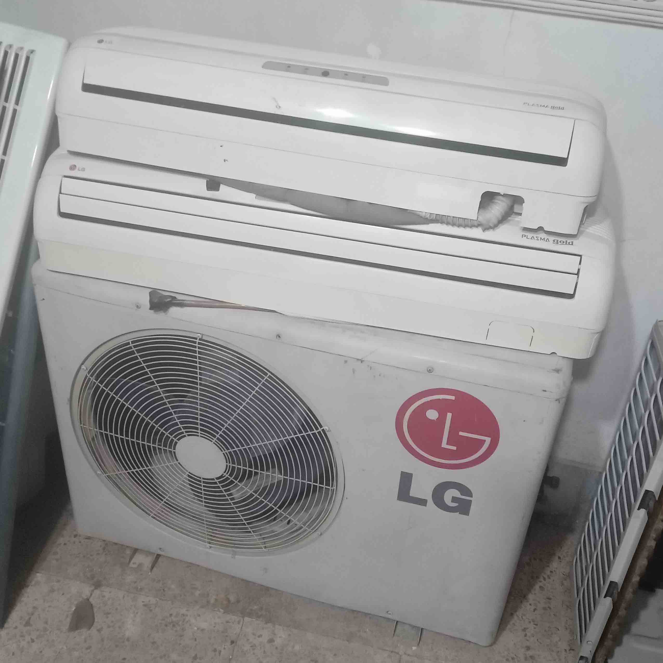 lg 22000 AC with 2 panel